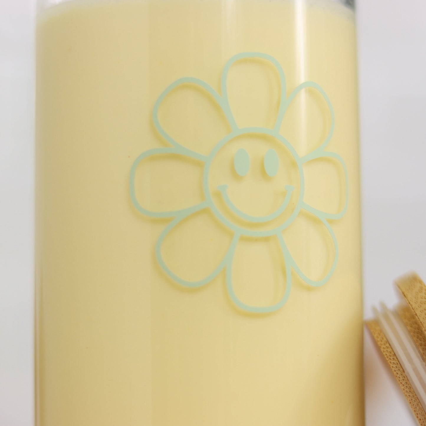 Buntes Trinkglas mit Happy Flower Design