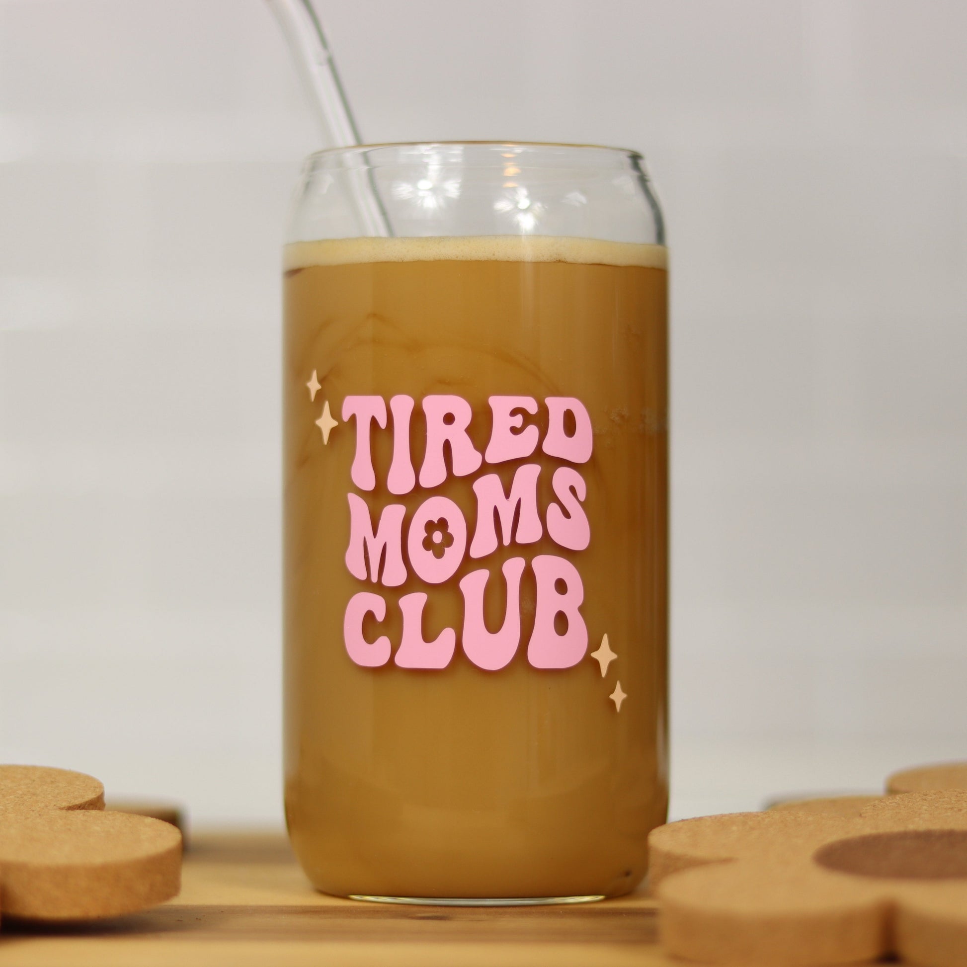 Trinkglas mit Aufdruck "Tired Moms Club"