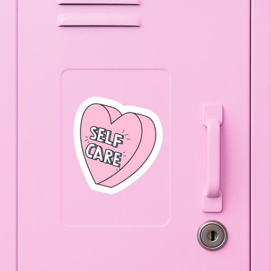 Sticker "Self Love" Herz rosa auf Metallschrank