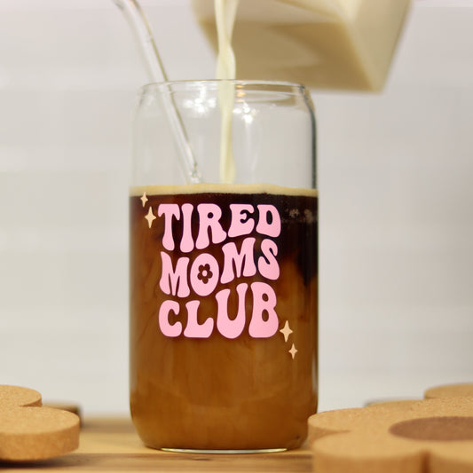 Trinkglas mit Aufdruck "Tired Moms Club"