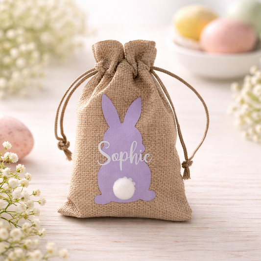 Personalisierte Osterbeutel aus Jute mit Hasenmotiv & 3D-Puschelschwanz
