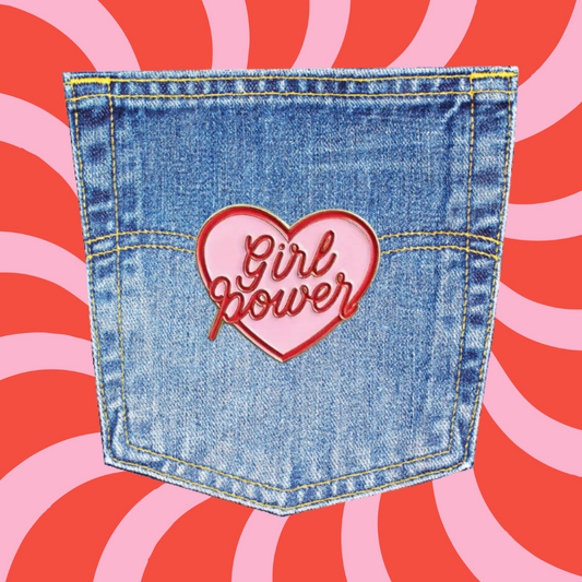 Pin "Girl Power" Herz auf Jeans retrostyle