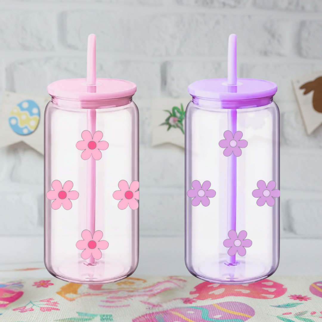 Trinkbecher mit Blumen in rosa und lila